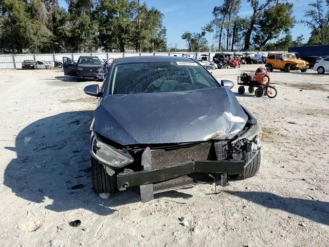 2017 Hyundai Elantra - Image 11