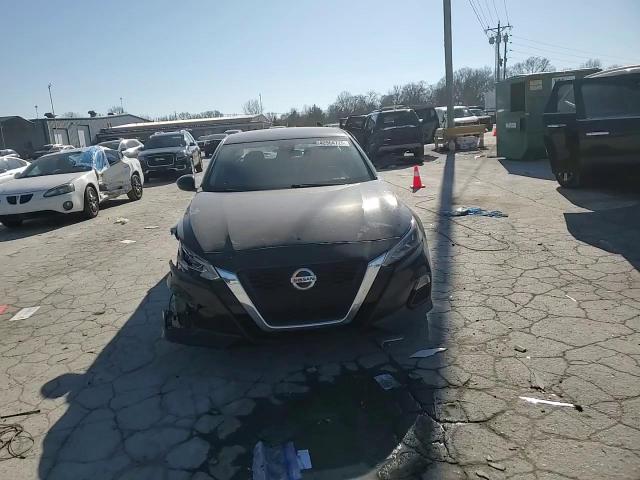 2021 Nissan Altima - Image 11