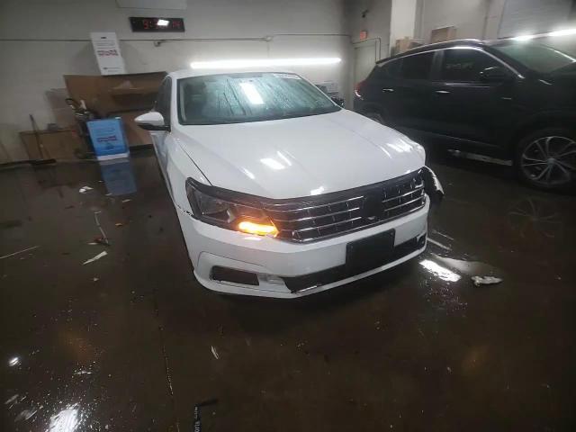 2016 Volkswagen Passat - Image 13