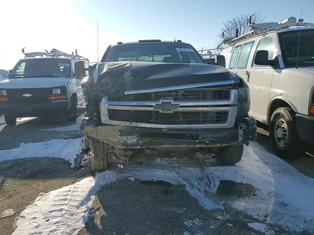 2009 Chevrolet Silverado - Image 11
