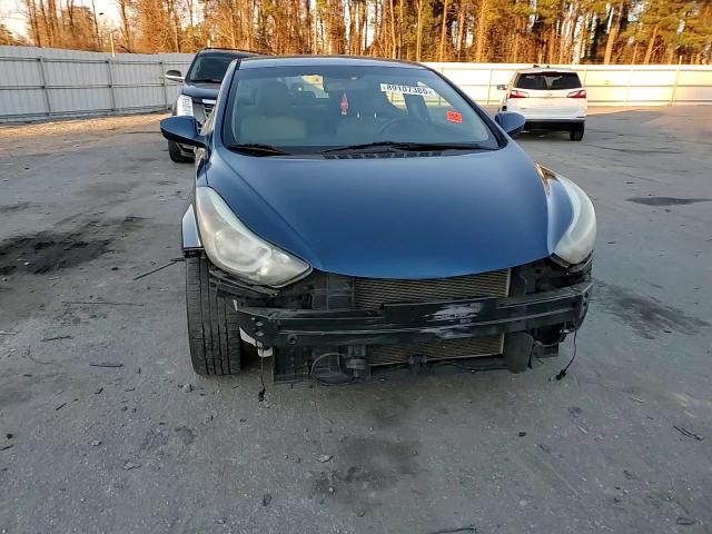 2015 Hyundai Elantra - Image 11