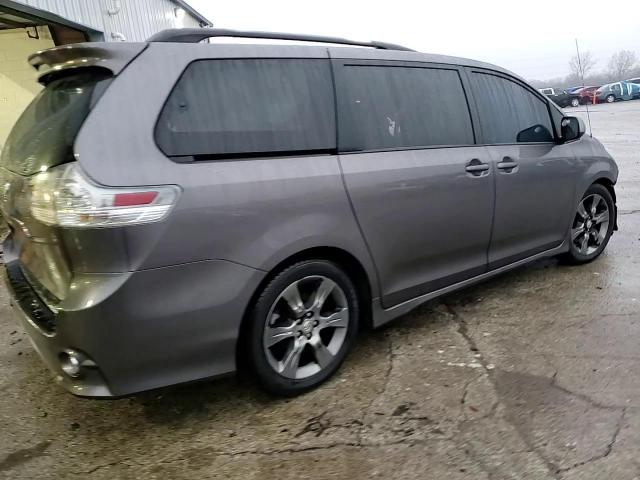 2012 Toyota Sienna - Image 15