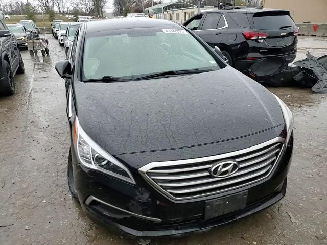2016 Hyundai Sonata - Image 11