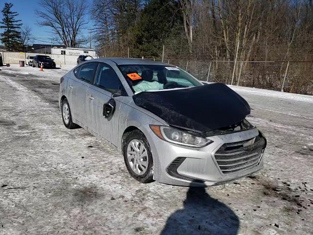 2018 Hyundai Elantra - Image 10