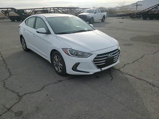 2017 Hyundai Elantra - Image 11