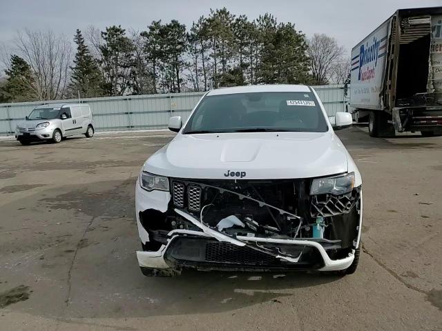 2020 Jeep Grand Cherokee - Image 11