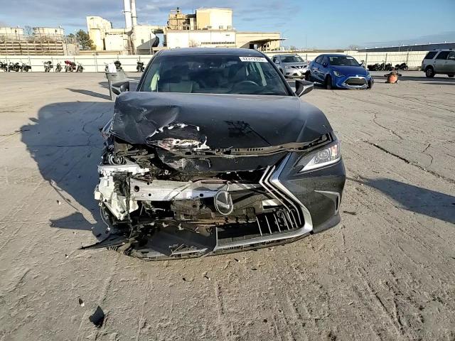 2020 Lexus ES - Image 11