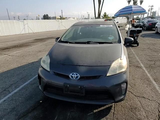 2013 Toyota Prius - Image 10