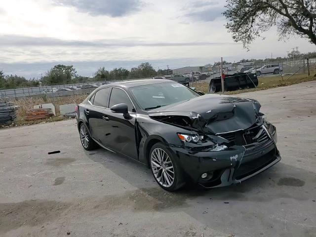 2015 Lexus IS - Image 11