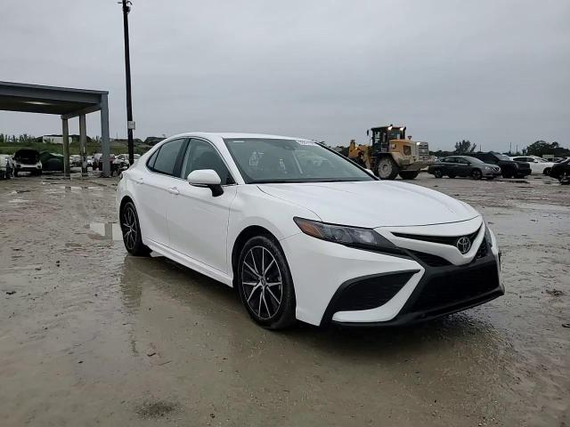 2023 Toyota Camry - Image 13