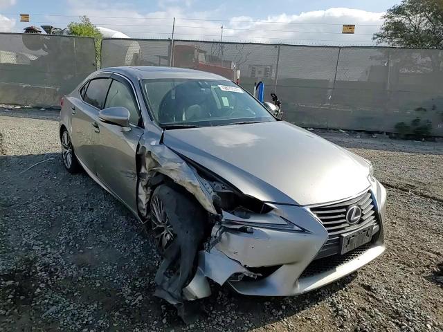 2016 Lexus IS - Image 11