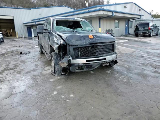 2009 Chevrolet Silverado - Image 11