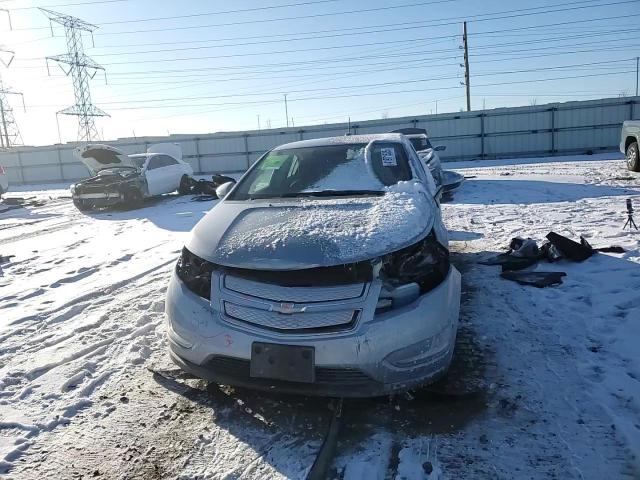 2015 Chevrolet Volt - Image 10