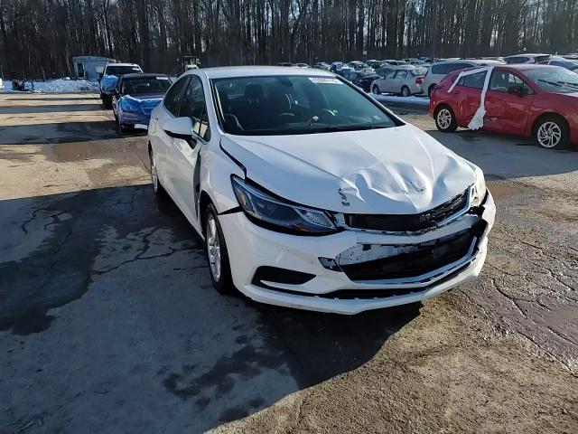 2018 Chevrolet Cruze - Image 13