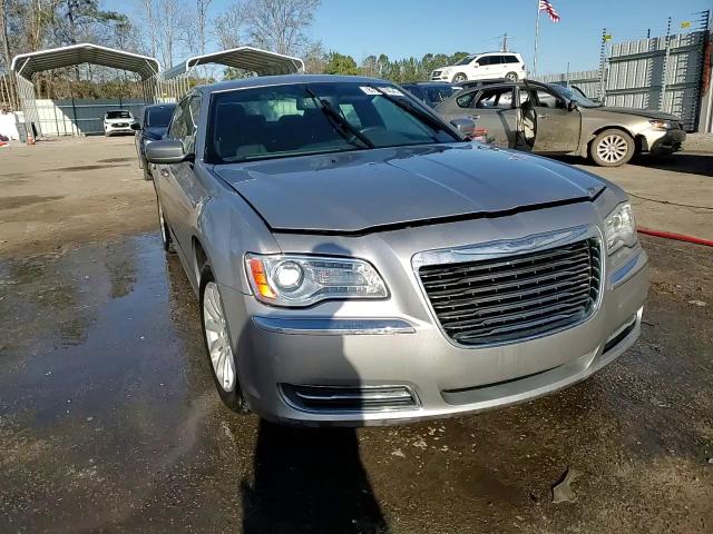 2014 Chrysler 300 - Image 14