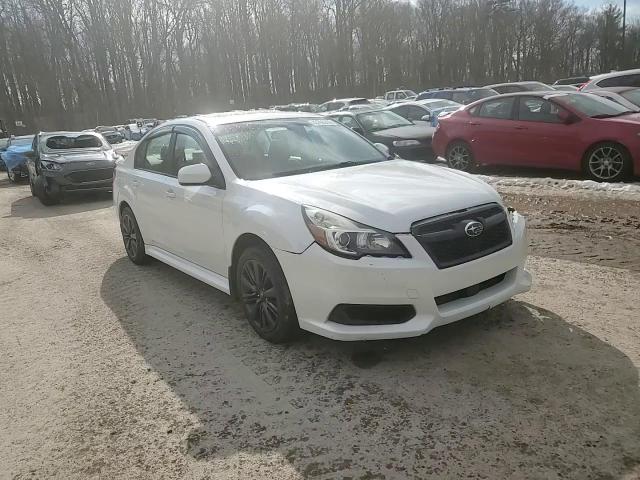 2013 Subaru Legacy - Image 13