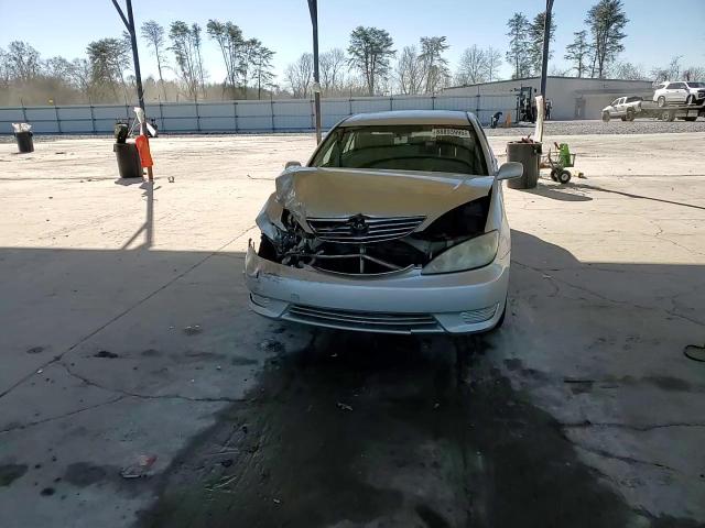 2006 Toyota Camry - Image 11