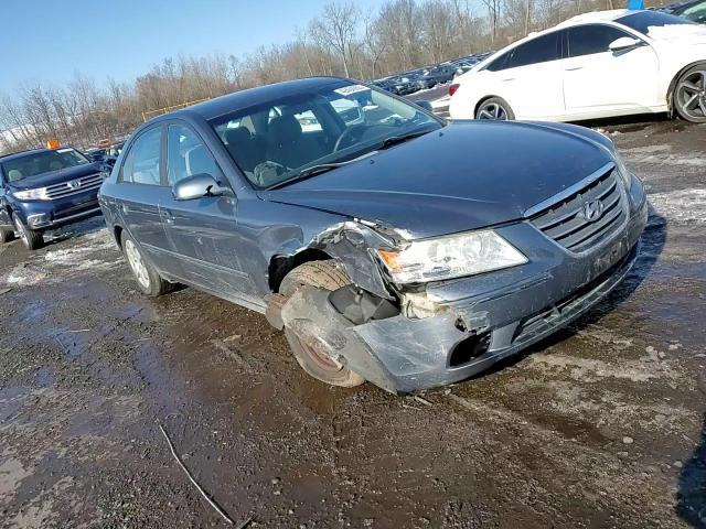 2010 Hyundai Sonata - Image 11