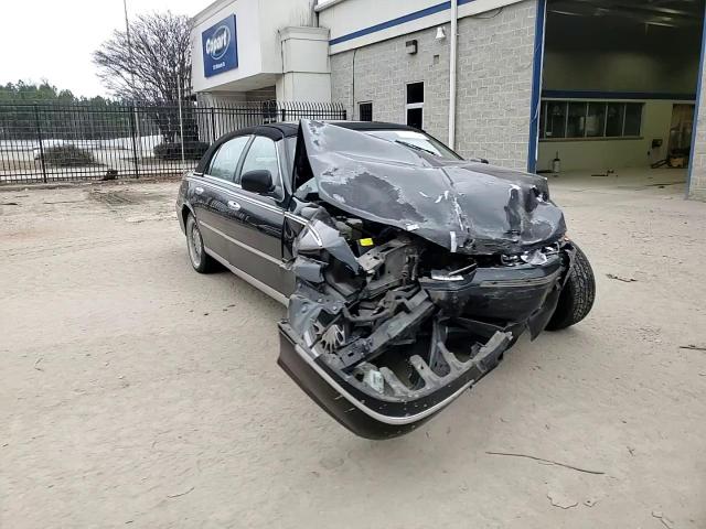 1999 Lincoln Town Car Signature VIN: 1LNFM82W9XY600361 Lot: 87359164