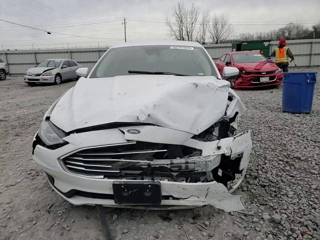 2020 Ford Fusion - Image 11