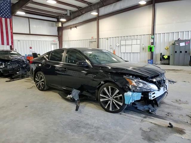 2019 Nissan Altima - Image 11