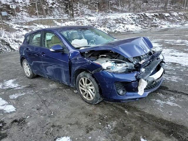 2013 Mazda 3 - Image 12