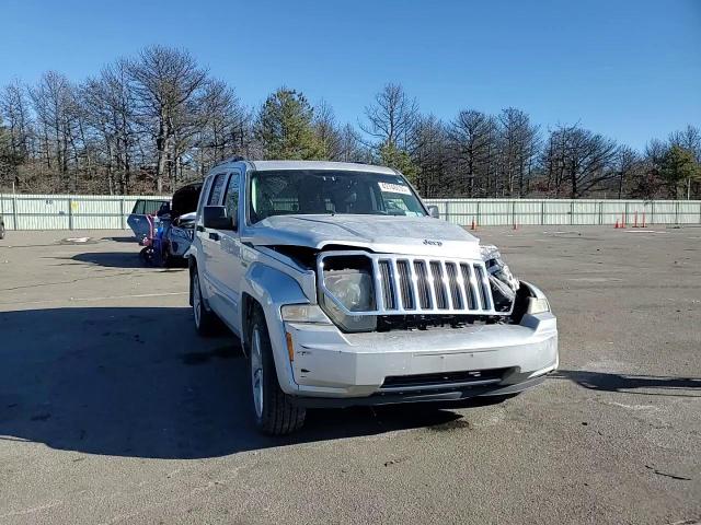 2011 Jeep Liberty (North America) - Image 12