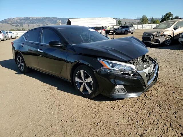 2021 Nissan Altima - Image 11