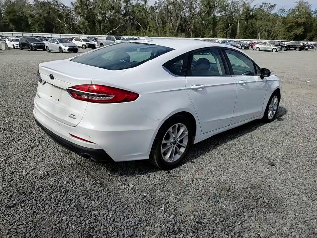 2020 Ford Fusion - Image 11