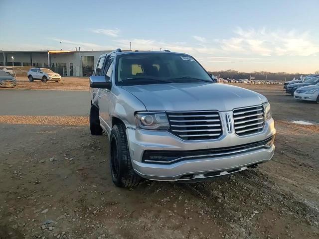 2017 Lincoln Navigator - Image 14
