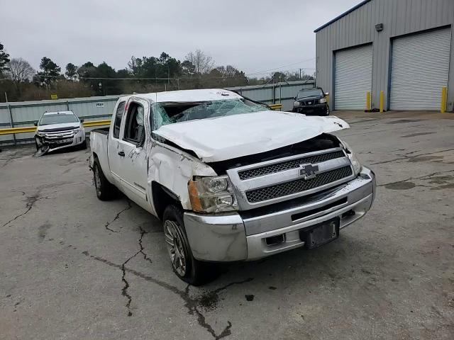 2013 Chevrolet Silverado - Image 11