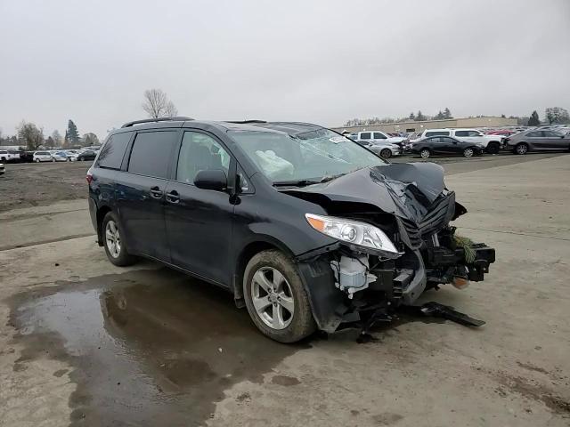 2017 Toyota Sienna Le VIN: 5TDKZ3DCXHS787133 Lot: 88275855