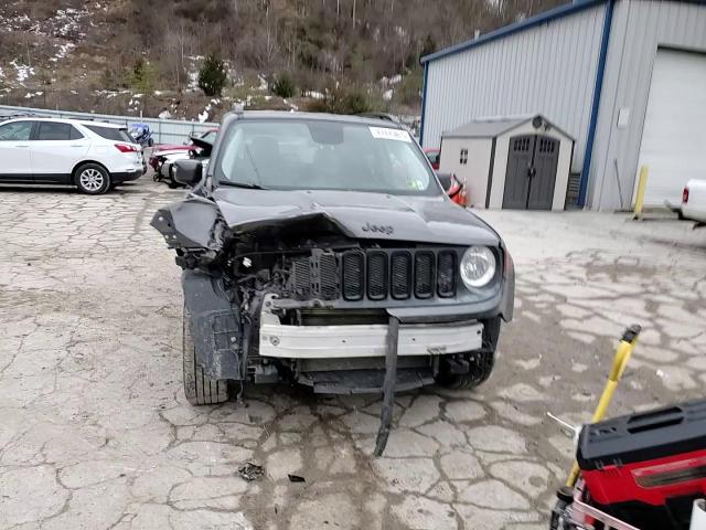 2017 Jeep Renegade - Image 11