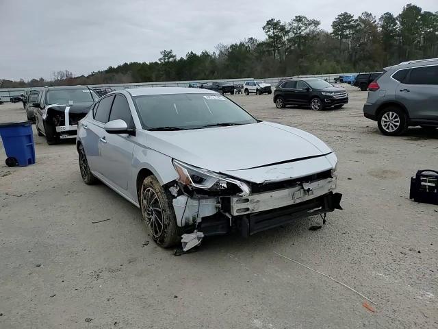 2020 Nissan Altima - Image 10