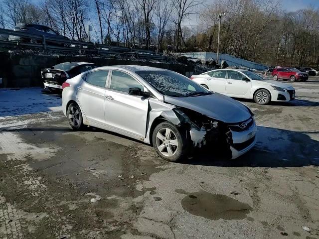 2013 Hyundai Elantra - Image 13