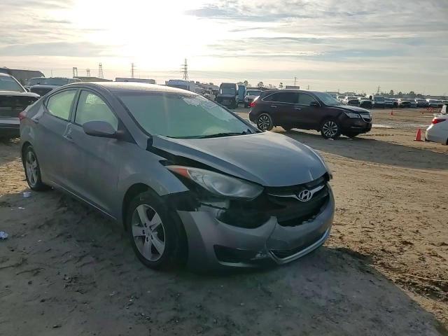 2011 Hyundai Elantra - Image 11