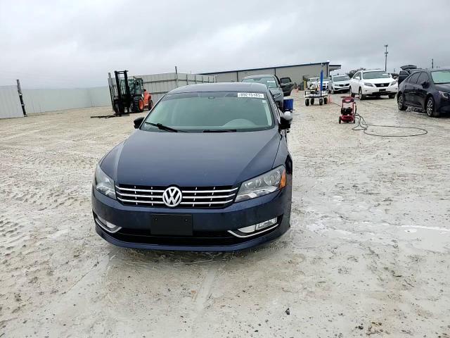 2014 Volkswagen Passat - Image 11