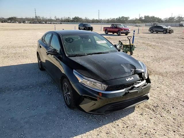 2023 Kia Forte - Image 10