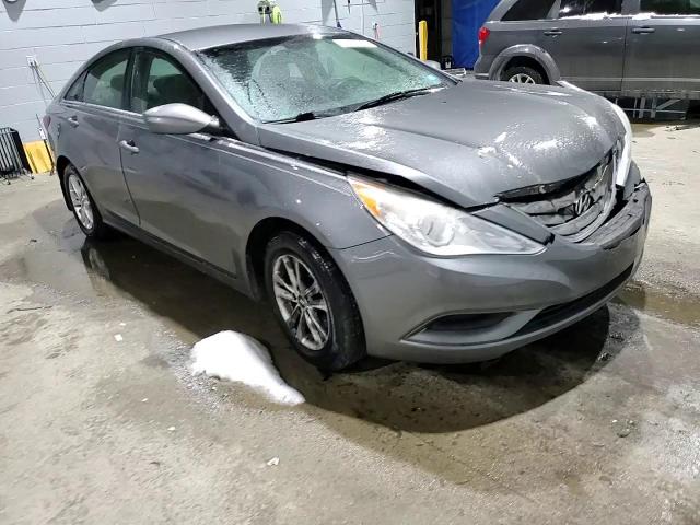 2013 Hyundai Sonata - Image 13