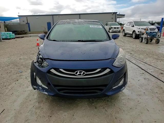 2013 Hyundai Elantra - Image 13