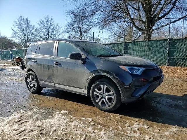 2018 Toyota RAV 4 - Image 12