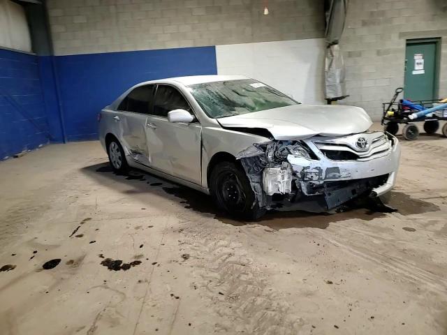 2011 Toyota Camry - Image 11