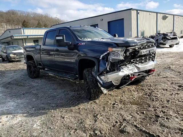 2022 Chevrolet Silverado - Image 13
