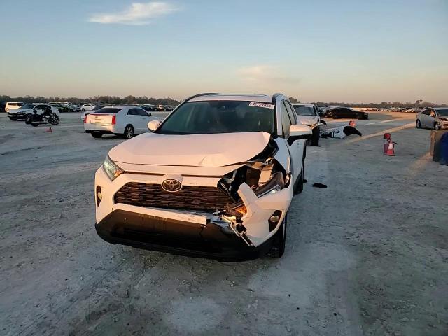 2019 Toyota RAV 4 - Image 12