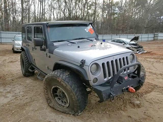 2016 Jeep Wrangler - Image 11