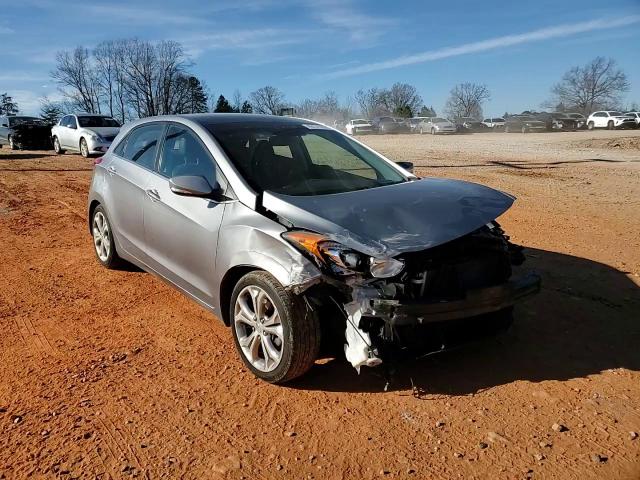 2013 Hyundai Elantra - Image 10