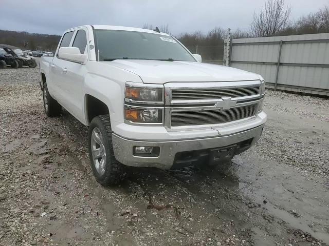 2015 Chevrolet Silverado - Image 11