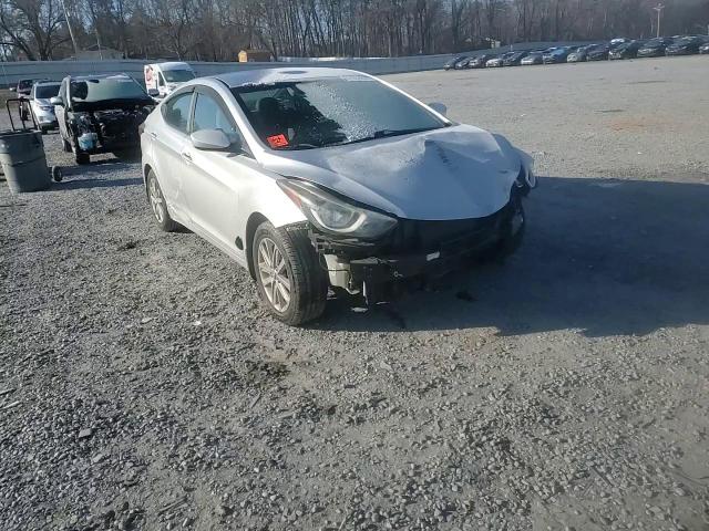 2015 Hyundai Elantra - Image 10