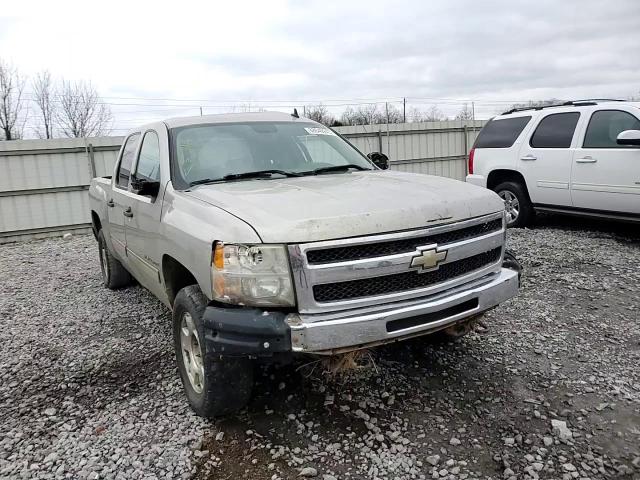2009 Chevrolet Silverado - Image 11