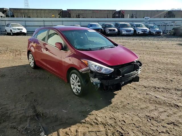 2016 Hyundai Elantra - Image 11